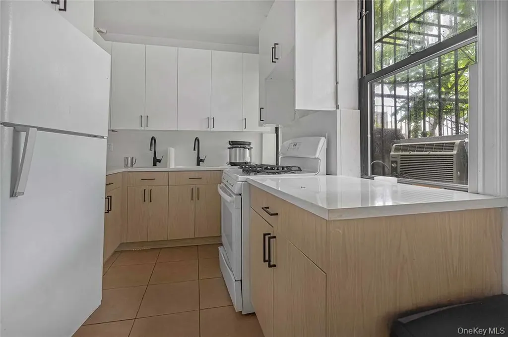 422 Bedford Avenue Brooklyn NY 11249