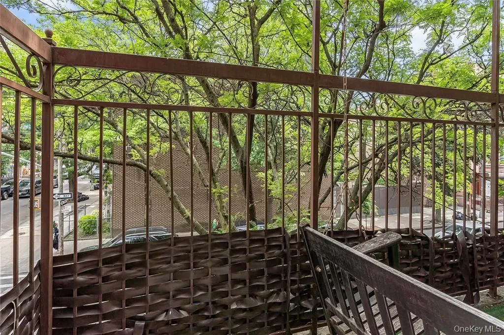 422 Bedford Avenue Brooklyn NY 11249