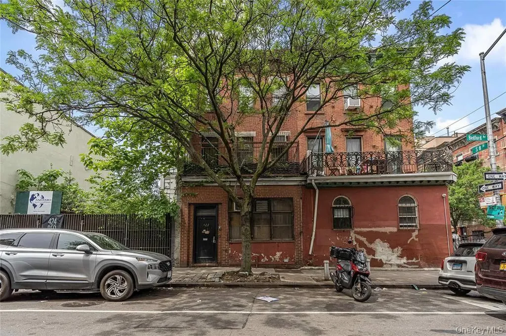 422 Bedford Avenue Brooklyn NY 11249
