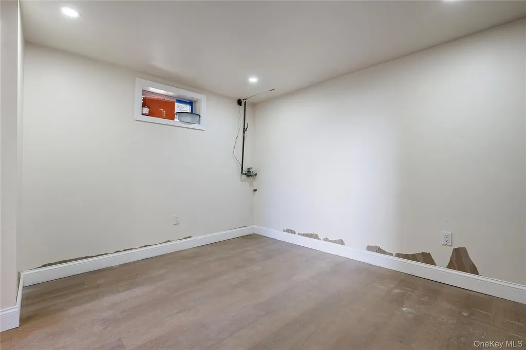 236 Maple Place Mineola NY 11501