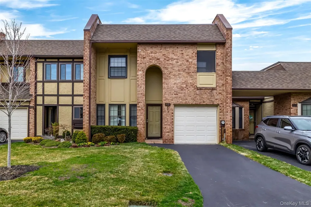 48 Southgate Circle Massapequa Park NY 11762