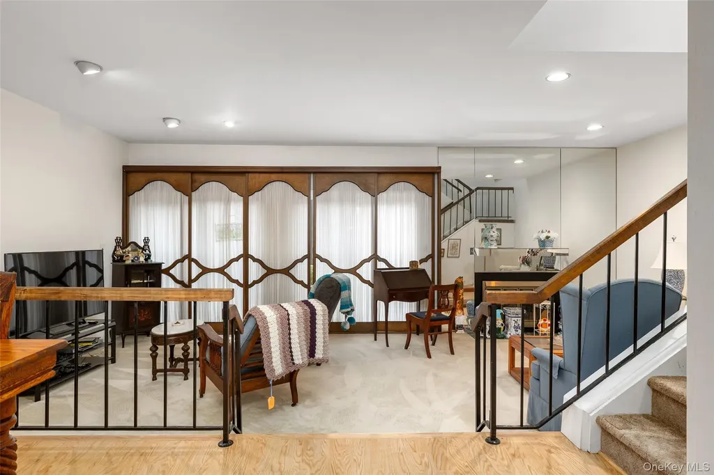48 Southgate Circle Massapequa Park NY 11762