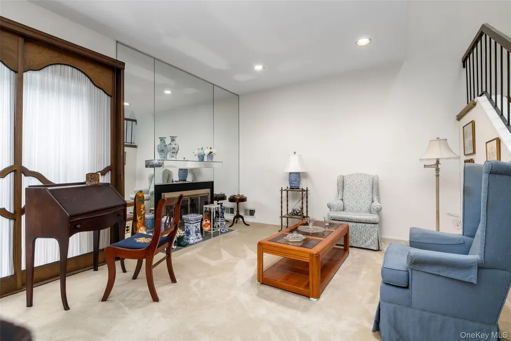 48 Southgate Circle Massapequa Park NY 11762