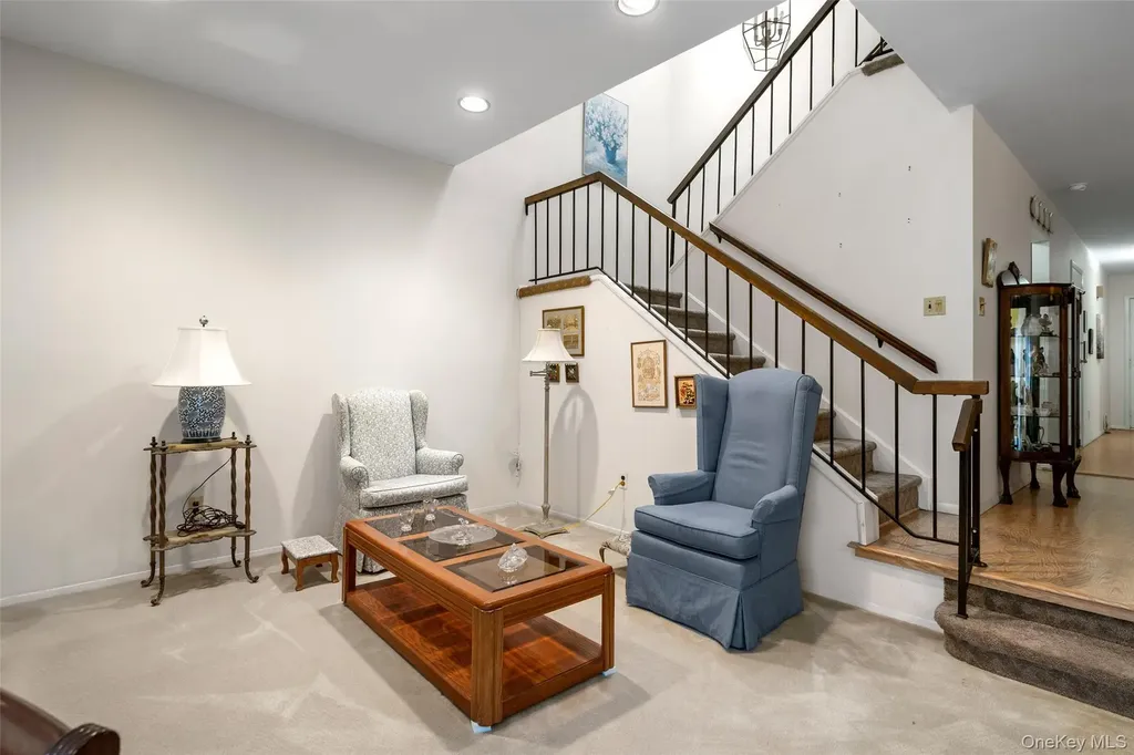 48 Southgate Circle Massapequa Park NY 11762