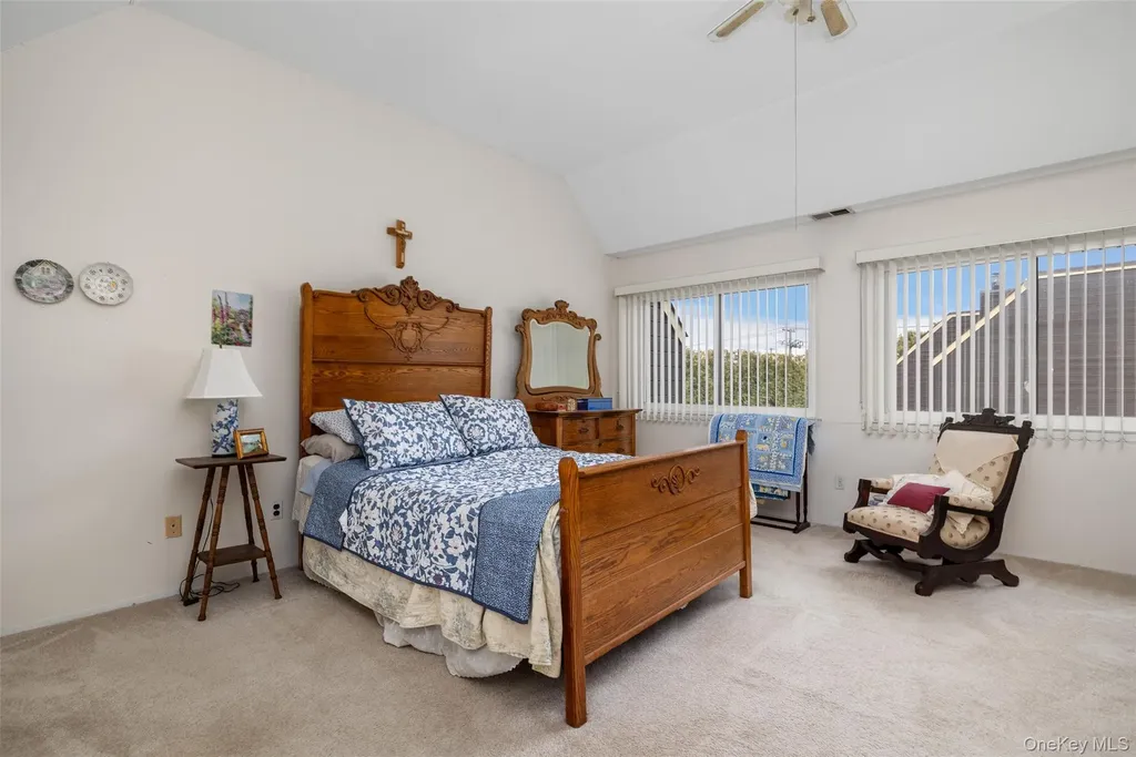 48 Southgate Circle Massapequa Park NY 11762