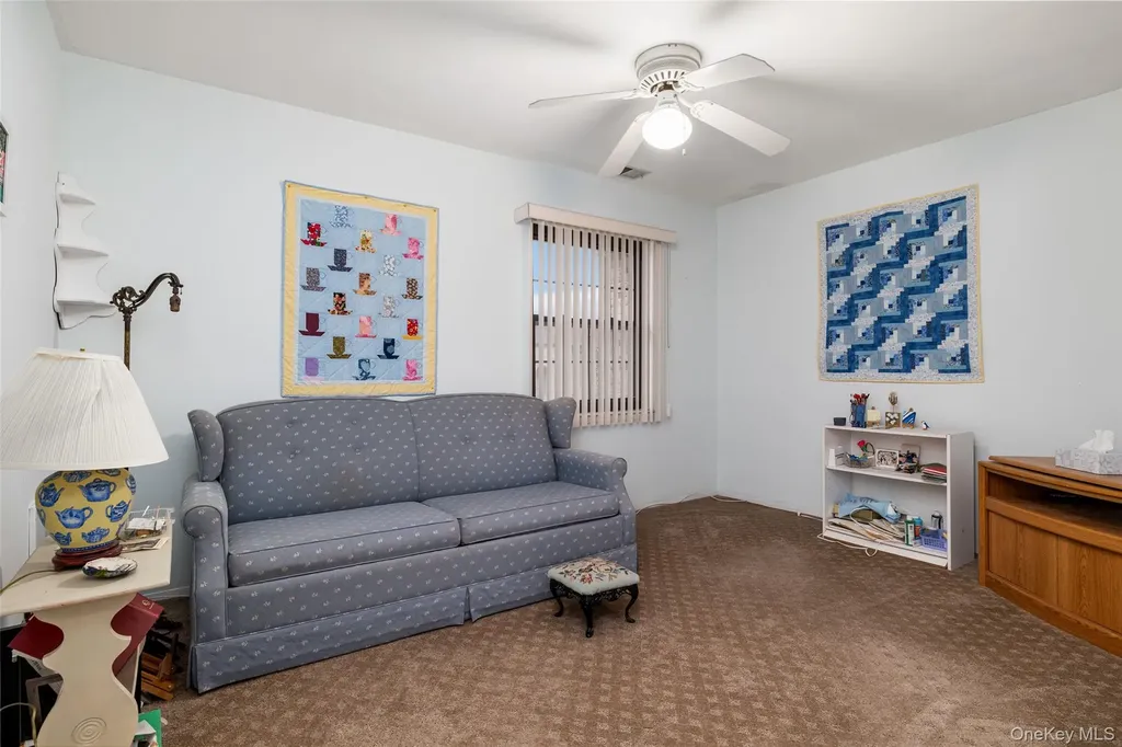 48 Southgate Circle Massapequa Park NY 11762