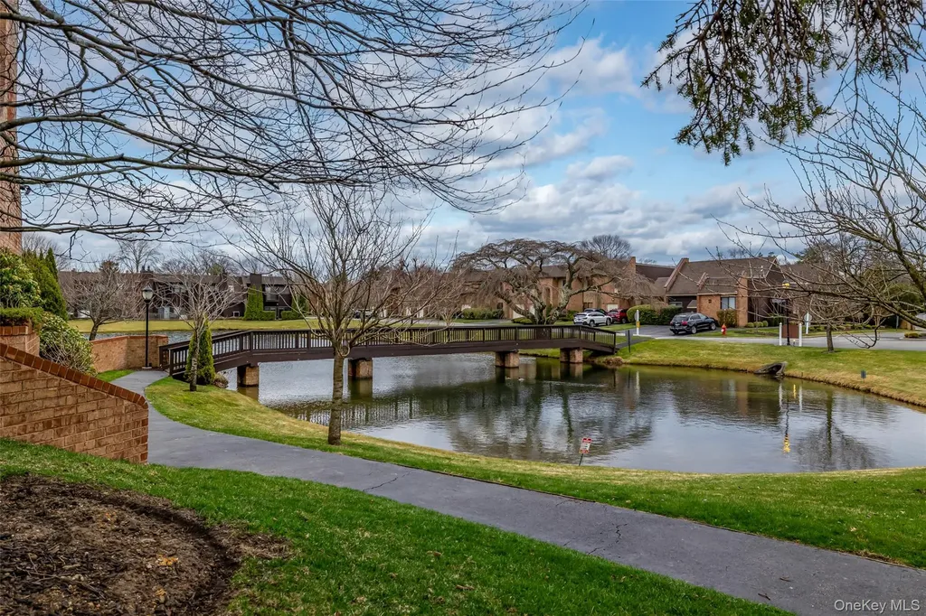 48 Southgate Circle Massapequa Park NY 11762
