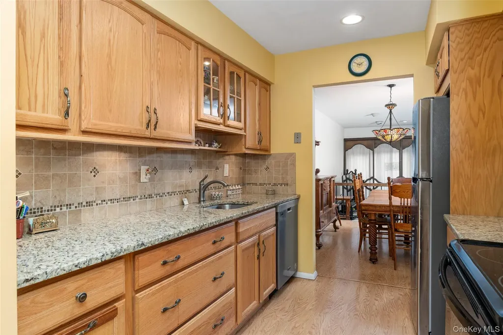 48 Southgate Circle Massapequa Park NY 11762