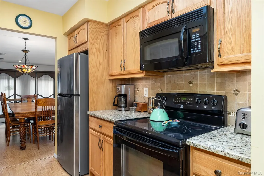 48 Southgate Circle Massapequa Park NY 11762