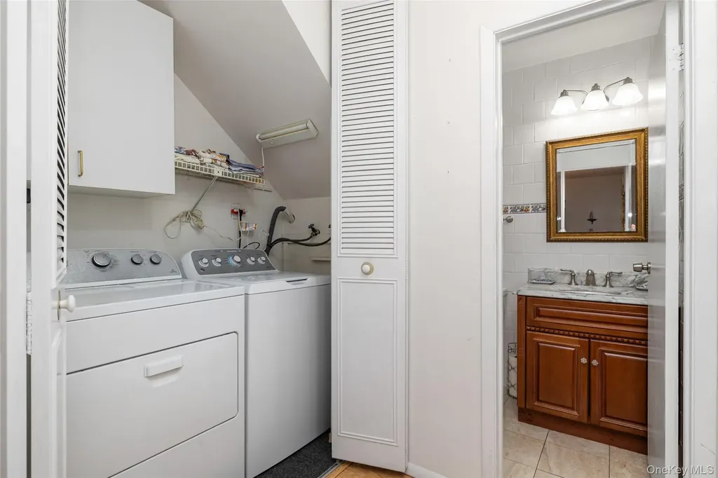 48 Southgate Circle Massapequa Park NY 11762
