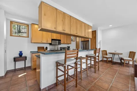 428 Harbor Road Laurel Hollow NY 11724