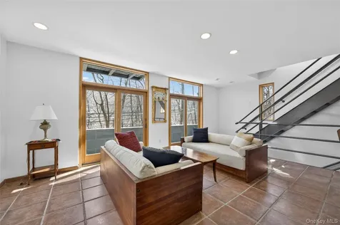 428 Harbor Road Laurel Hollow NY 11724