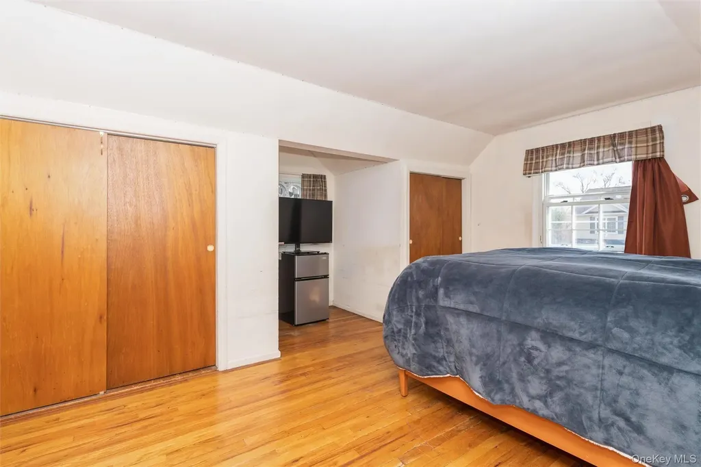 1 Herbert Drive New Hyde Park NY 11040