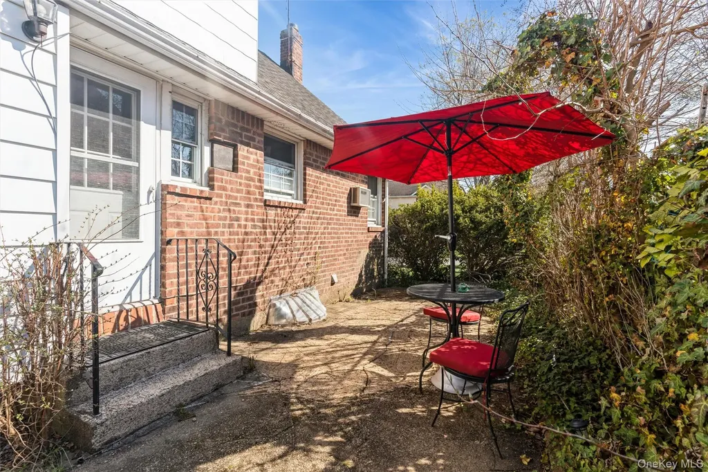 1 Herbert Drive New Hyde Park NY 11040