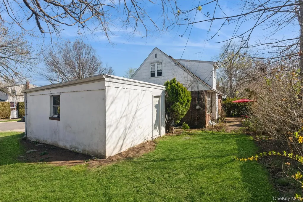 1 Herbert Drive New Hyde Park NY 11040