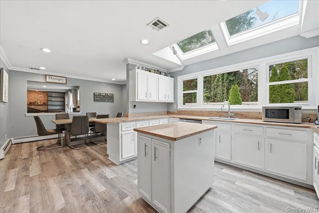 10 Weatherstone Way Smithtown NY 11787