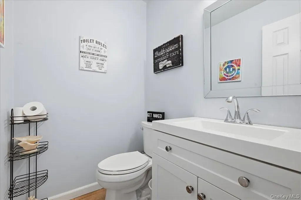 10 Weatherstone Way Smithtown NY 11787