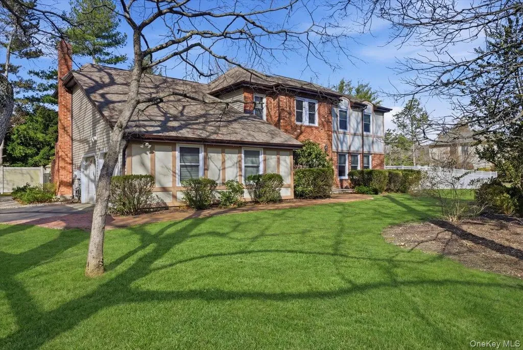 10 Weatherstone Way Smithtown NY 11787