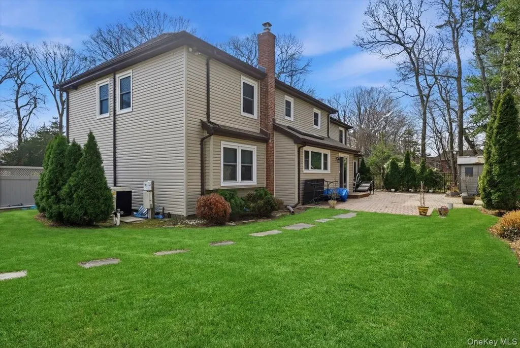 10 Weatherstone Way Smithtown NY 11787