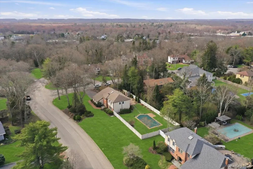 10 Weatherstone Way Smithtown NY 11787
