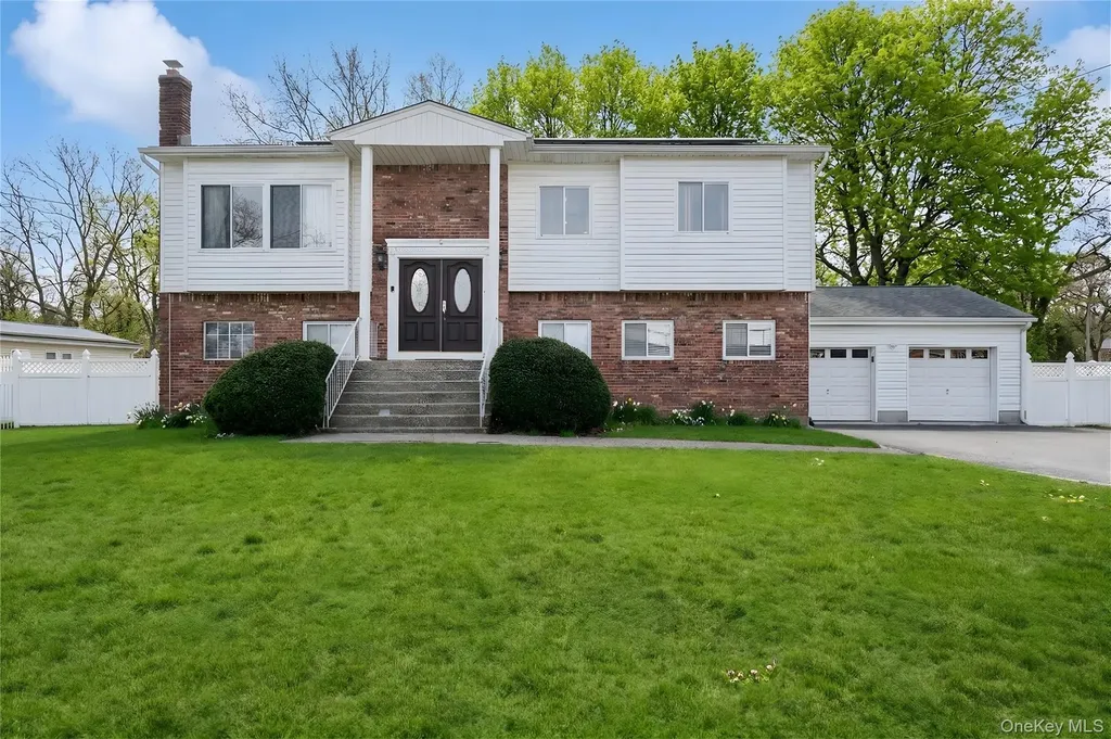 40 Scholar Lane Commack NY 11725