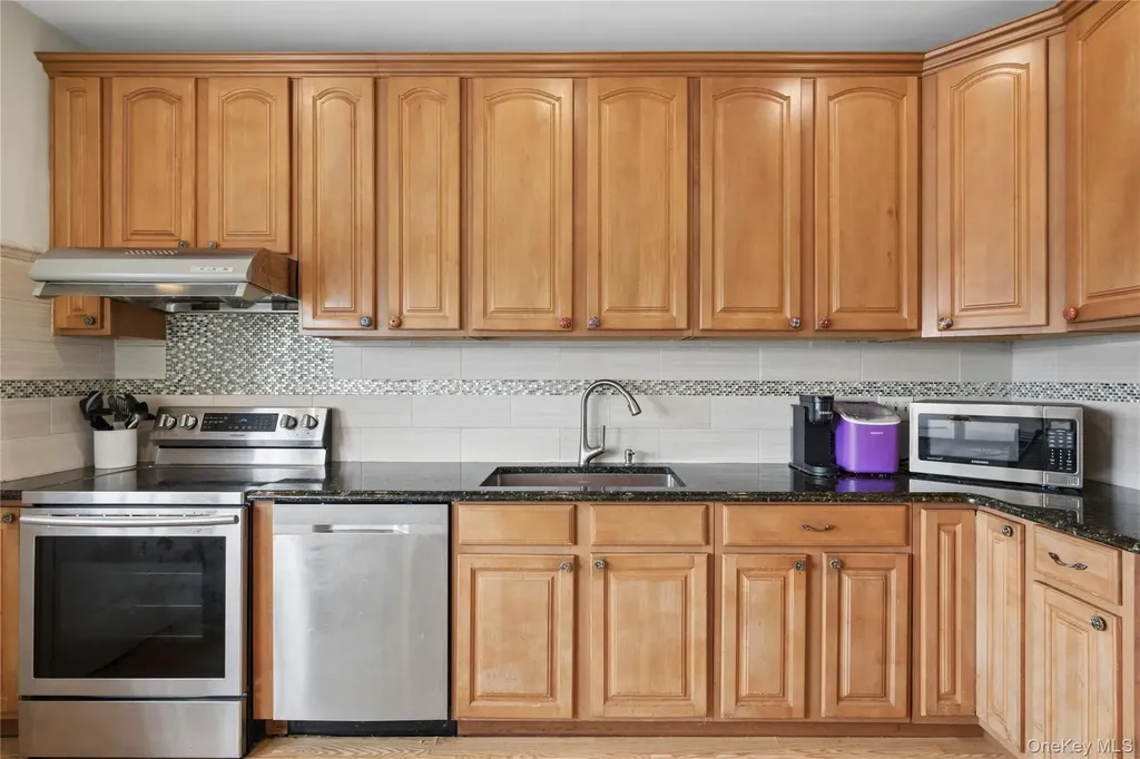 40 Scholar Lane Commack NY 11725