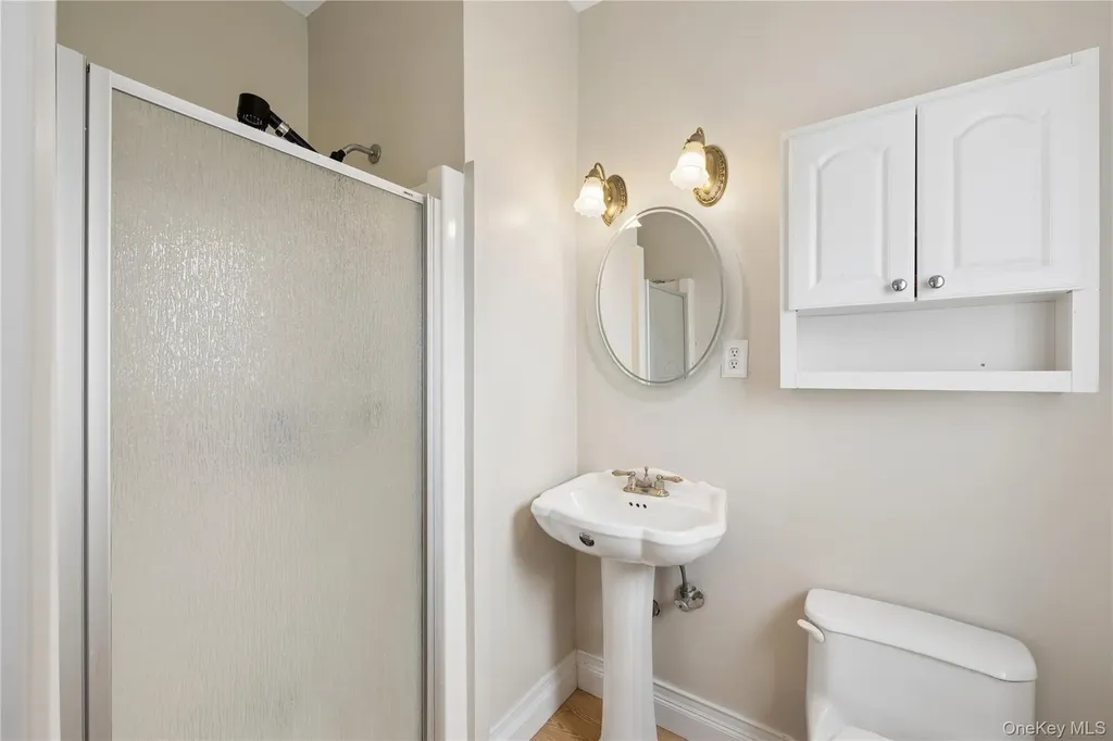 40 Scholar Lane Commack NY 11725