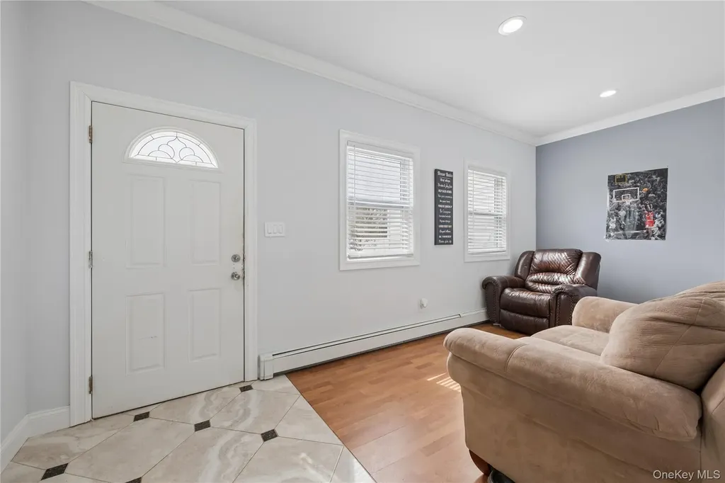 40 Scholar Lane Commack NY 11725
