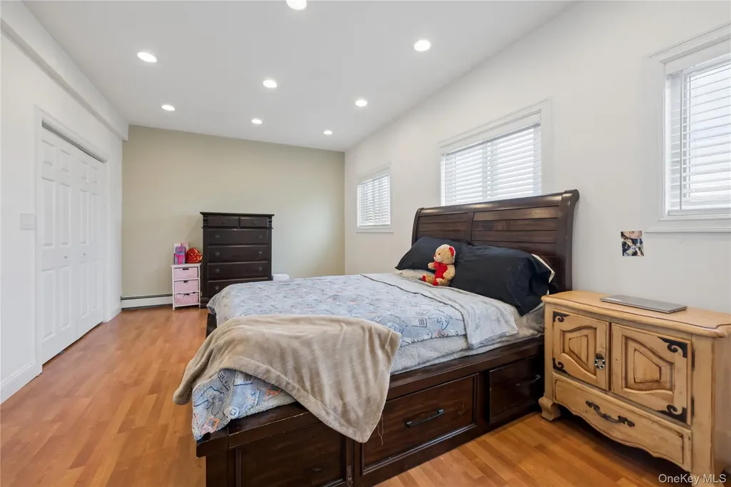 40 Scholar Lane Commack NY 11725