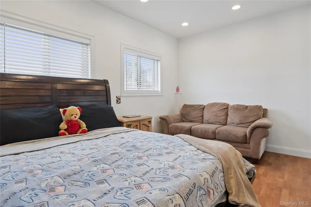 40 Scholar Lane Commack NY 11725