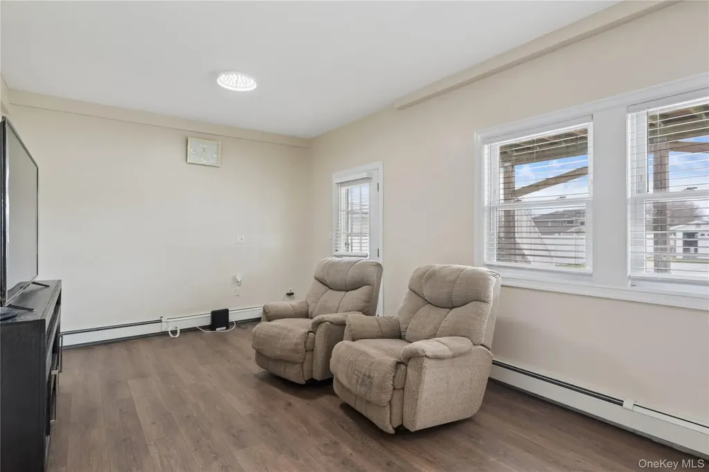 40 Scholar Lane Commack NY 11725
