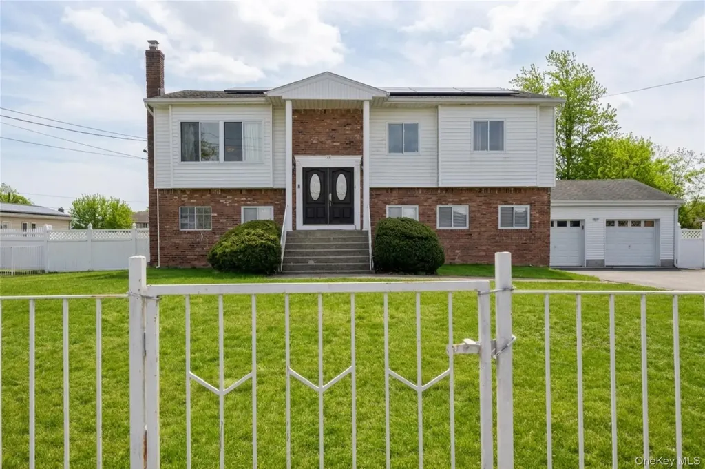 40 Scholar Lane Commack NY 11725