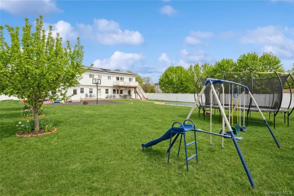 40 Scholar Lane Commack NY 11725