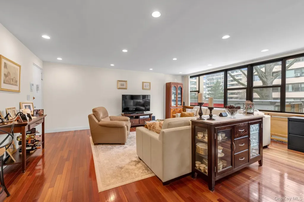 162-11 9th Avenue Beechhurst NY 11357