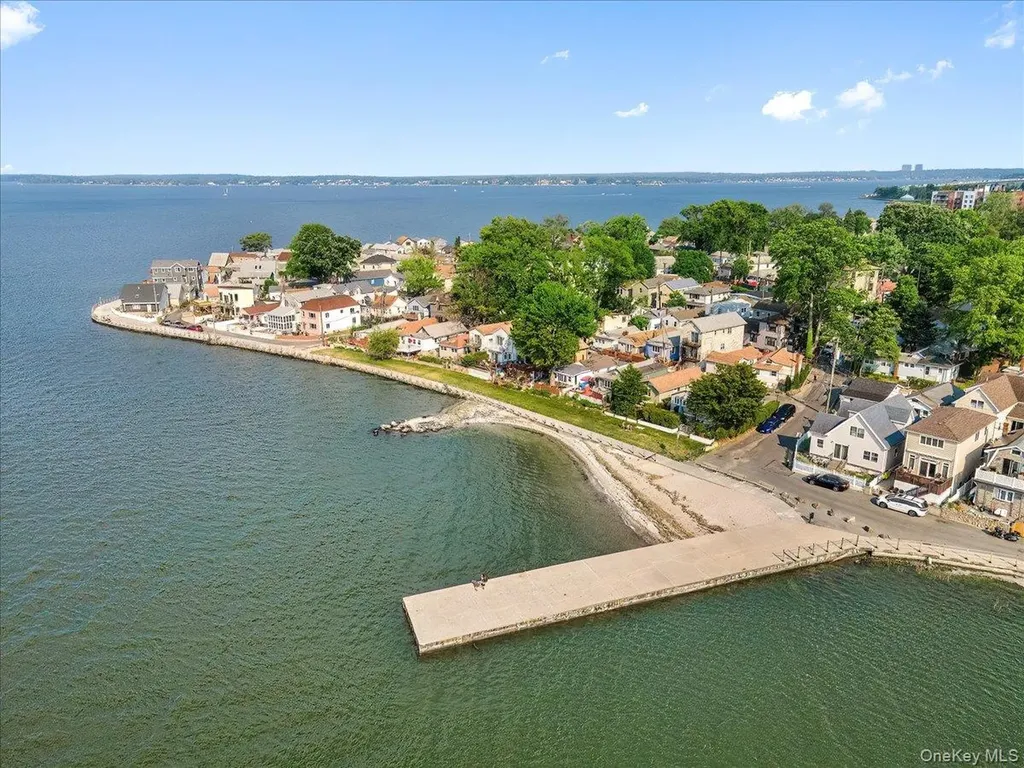 22B Edgewater Park Bronx NY 10465