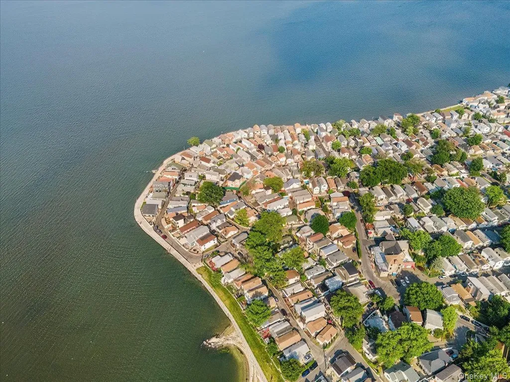 22B Edgewater Park Bronx NY 10465