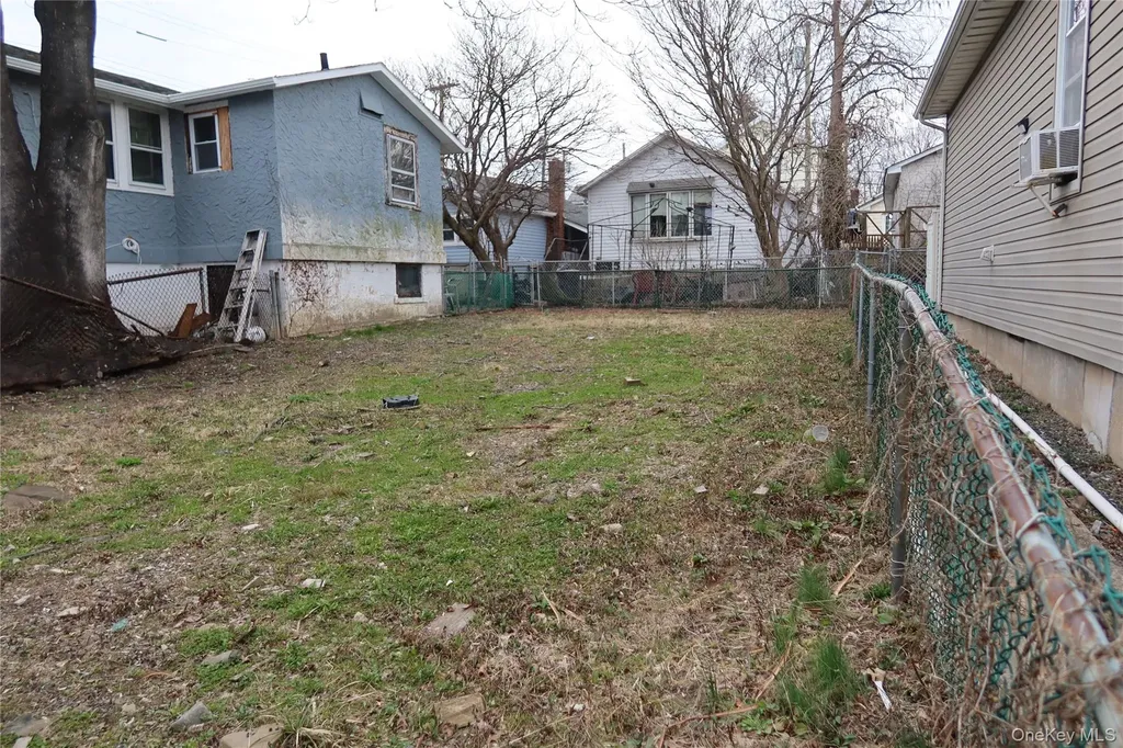 22B Edgewater Park Bronx NY 10465