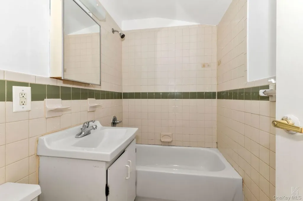 426 54th Street Brooklyn NY 11220