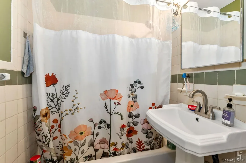 426 54th Street Brooklyn NY 11220
