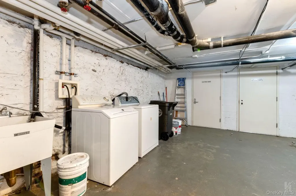 426 54th Street Brooklyn NY 11220