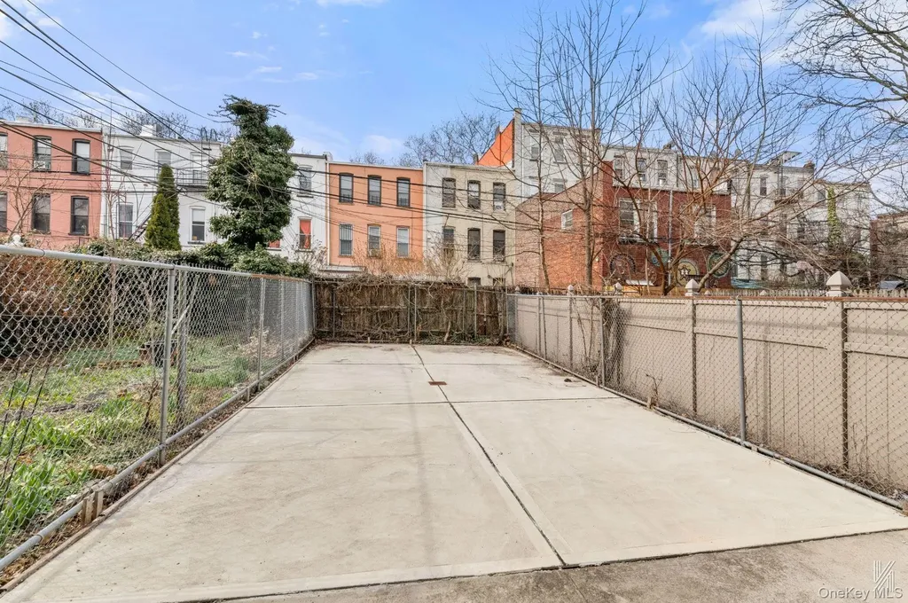 426 54th Street Brooklyn NY 11220