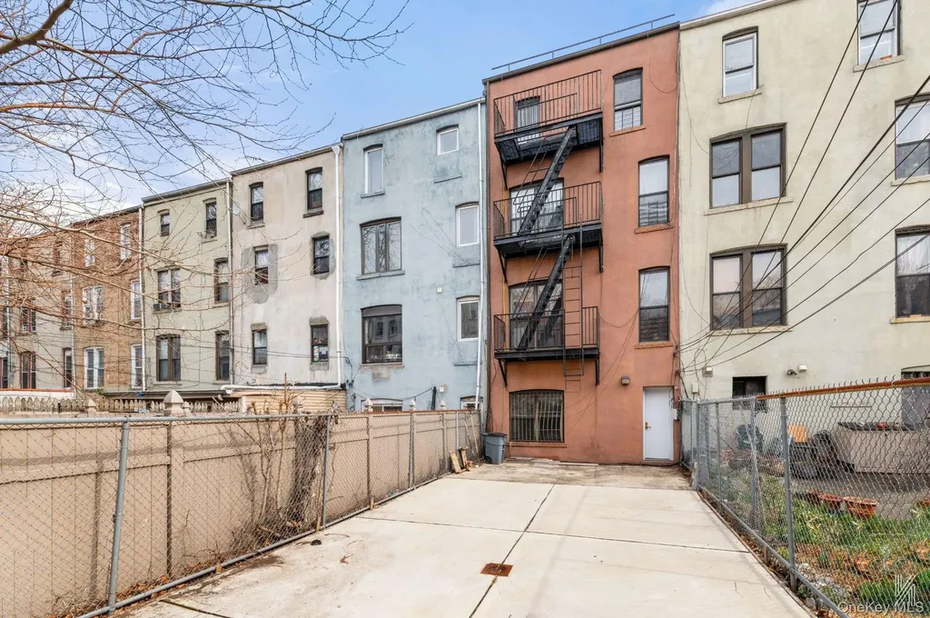 426 54th Street Brooklyn NY 11220