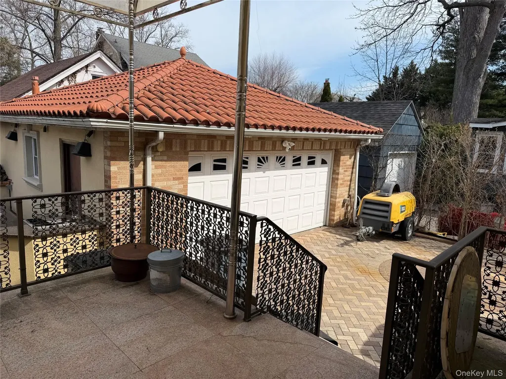 16015 13th Avenue Whitestone NY 11357
