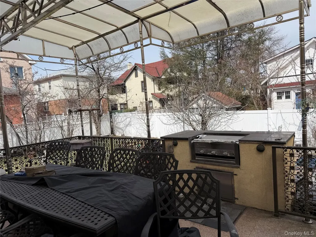 16015 13th Avenue Whitestone NY 11357