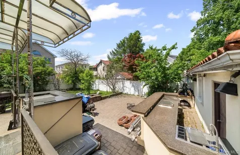 16015 13th Avenue Whitestone NY 11357