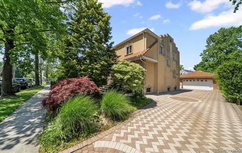 16015 13th Avenue Whitestone NY 11357