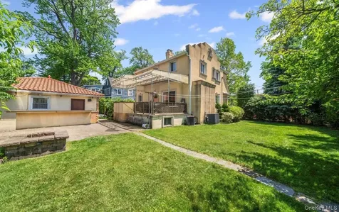 16015 13th Avenue Whitestone NY 11357