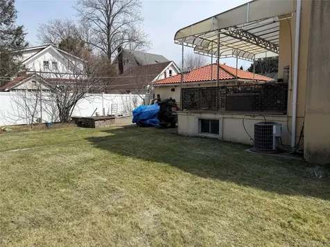 16015 13th Avenue Whitestone NY 11357