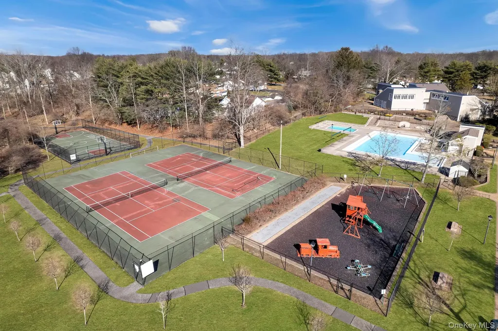 11 Chipmunk Trail Coram NY 11727