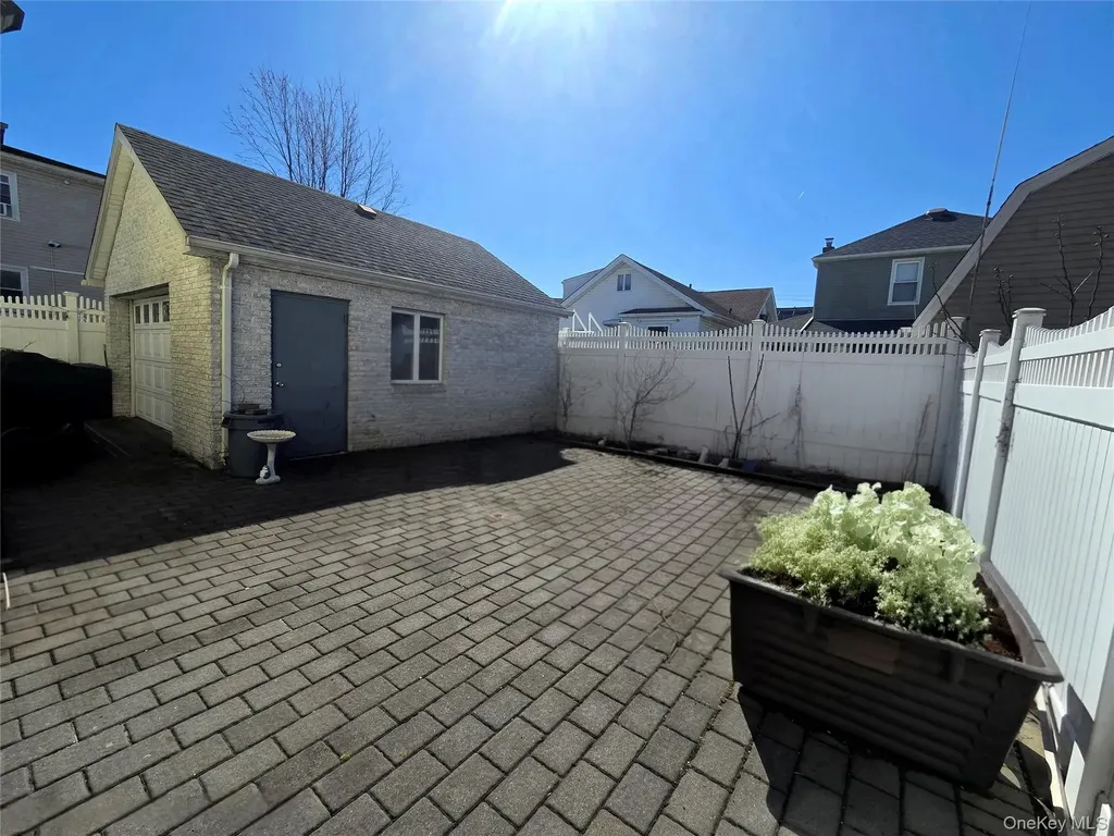 Howard Beach NY 11414